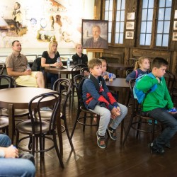 Gmina Inowrocław - Półkoloniści z inowrocławskiej Jagiellonki w Centrum Dziedzictwa Kujaw Zachodnich w Łojewie