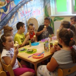 Gmina Inowrocław - Łojewskie dzieci na wakacyjnej wycieczce w Toruniu