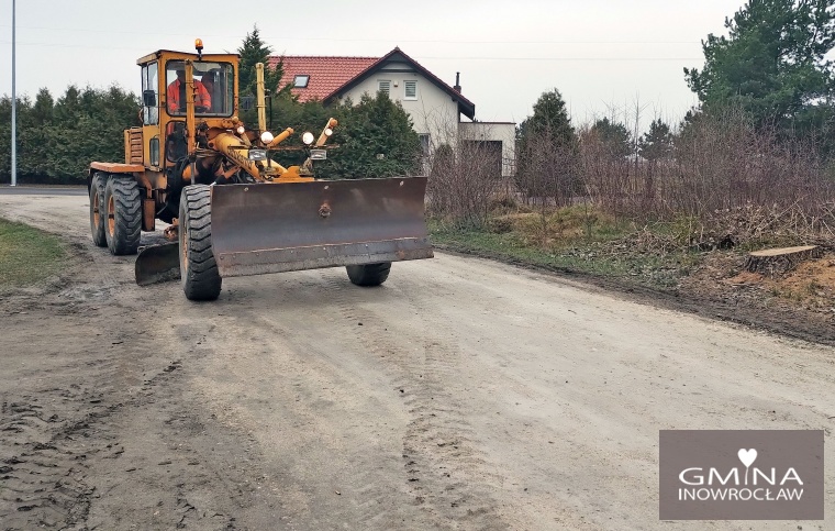 Gmina Inowrocław - Kontynuujemy naprawę dróg gruntowych