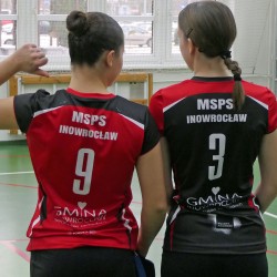 Gmina Inowrocław - Nowe stroje dla Siatkarek