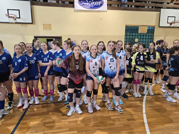 Gmina Inowrocław - Fantastyczny występ najmłodszych siatkarek