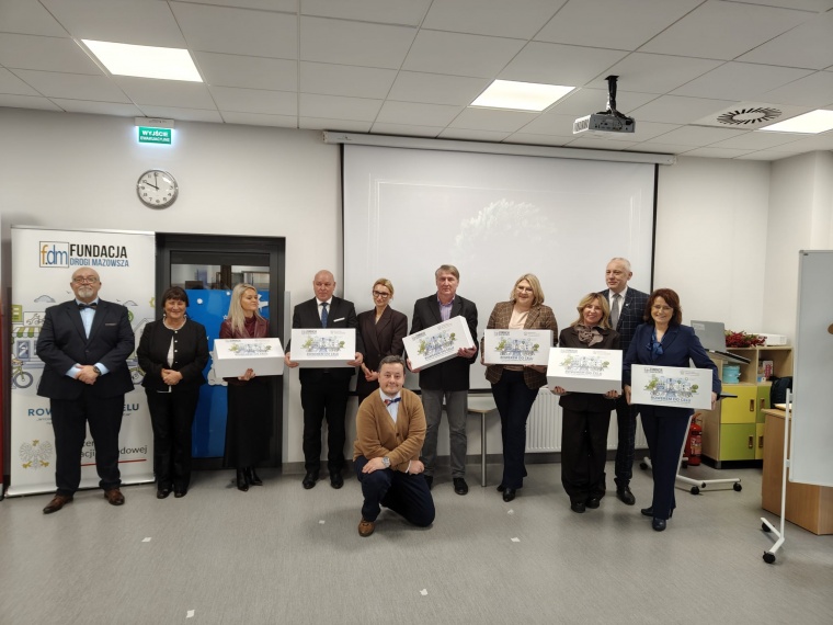 Gmina Inowrocław - Bezpieczna przyszłość zaczyna się dziś – gry VR uczą zasad ruchu drogowego